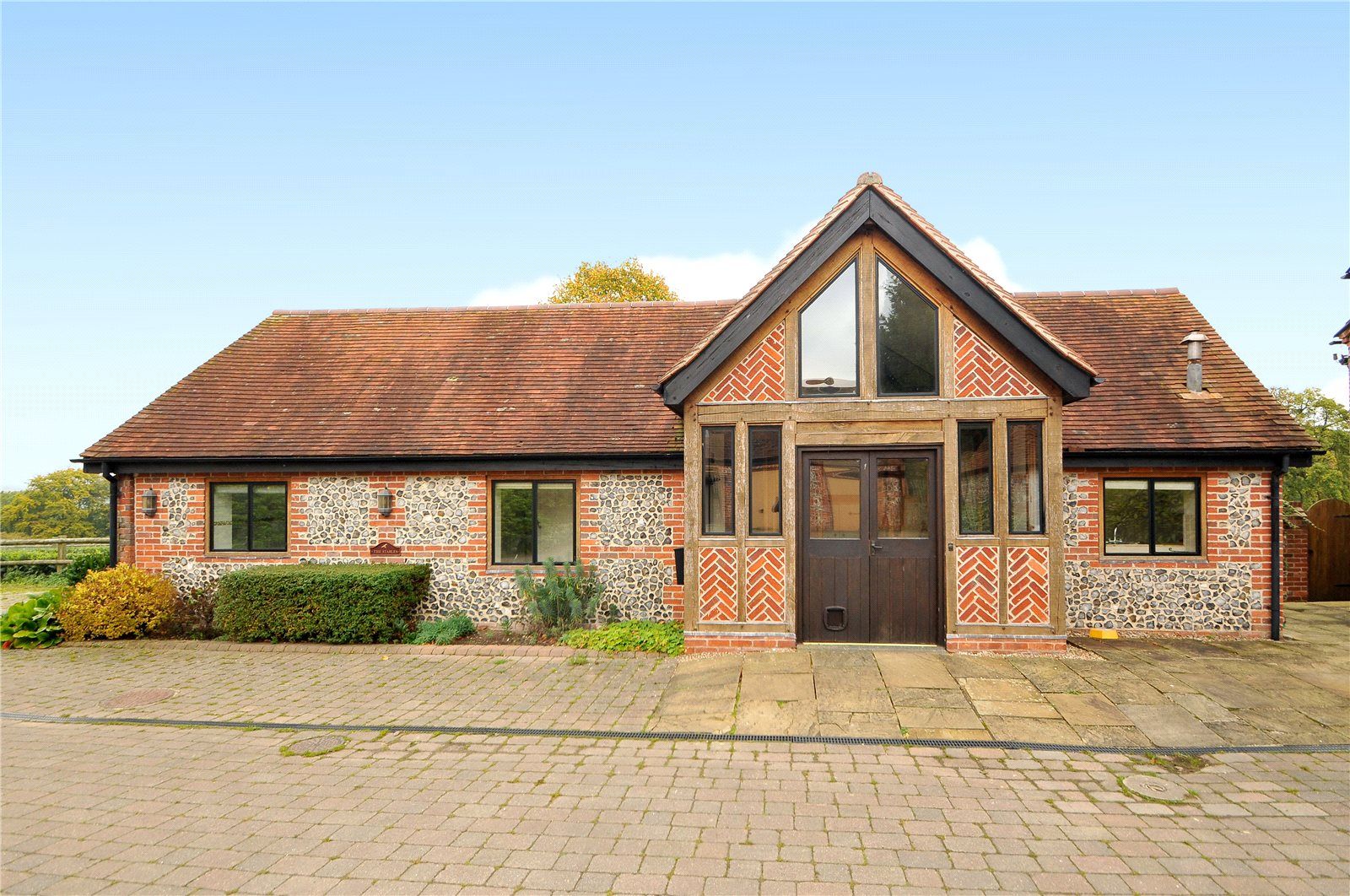 3 bed detached house to rent in Southend, HenleyOnThames, Oxfordshire