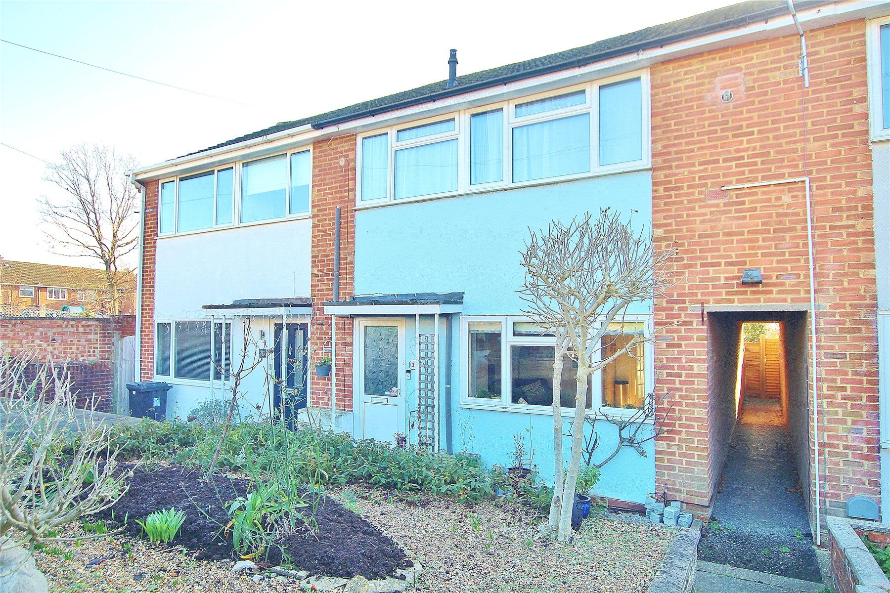 4 bed terraced house for sale in Knaphill, Woking GU21 Zoopla