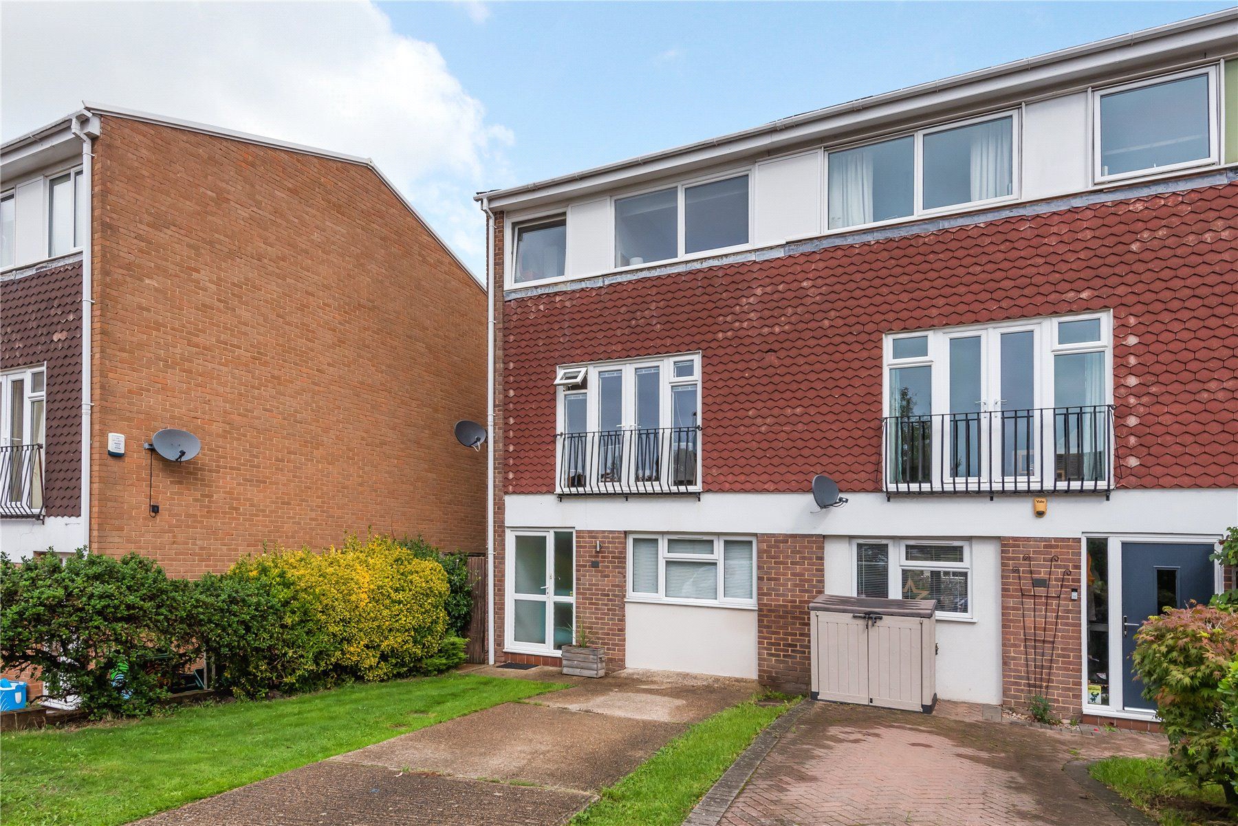 4 bed end terrace house for sale in Broadheath Drive, Chislehurst BR7