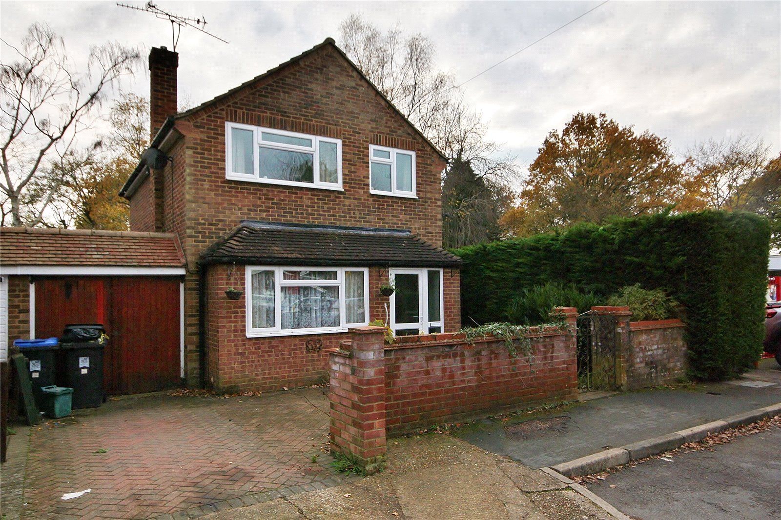 3 bed detached house for sale in Five Oaks Close, Woking, Surrey GU21