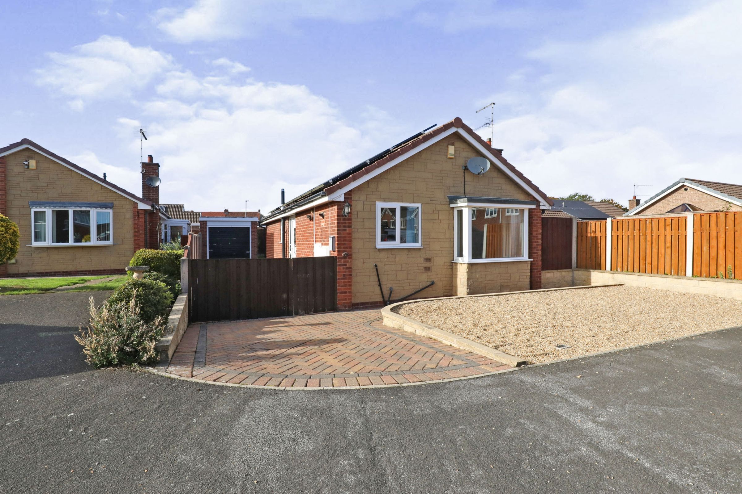 2 bed bungalow for sale in Rydal Close, Dinnington, Sheffield, South