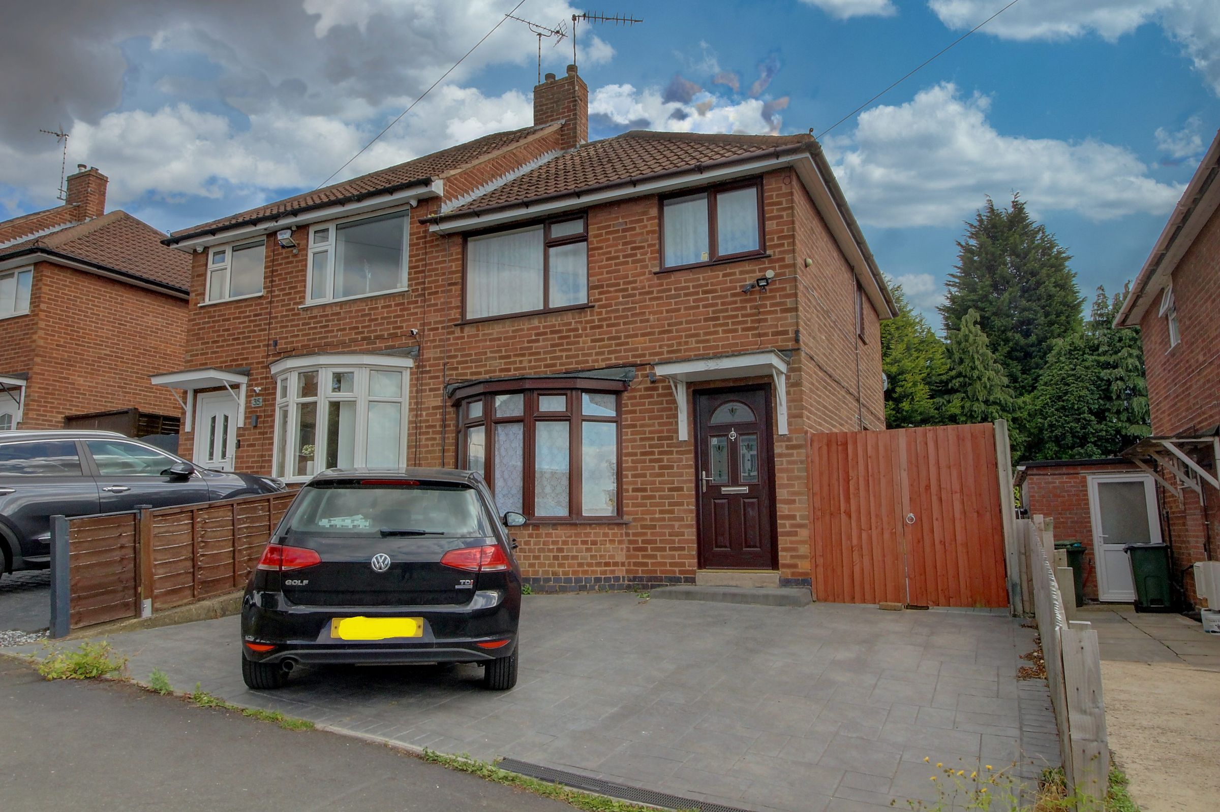 3 bed semidetached house for sale in Dorset Avenue, Glenfield