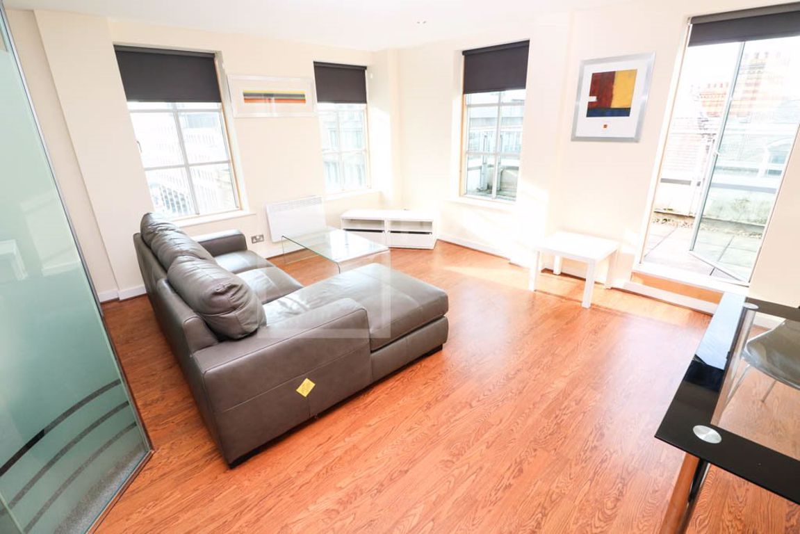 1 bed flat to rent in Park House Apartments, Park Row, 1 Bed, Balcony