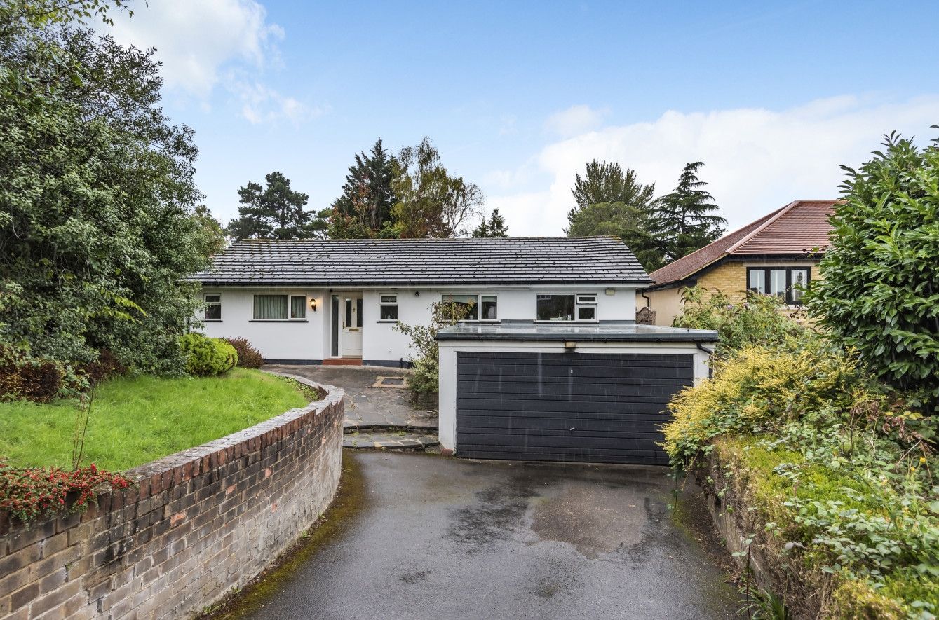 4 bed bungalow to rent in Woodlands Road, Bickley, Bromley BR1 Zoopla
