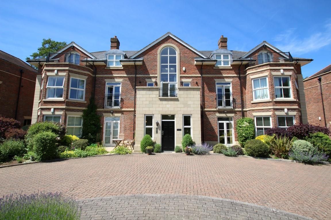 3 bed flat for sale in Breedons Hill, Pangbourne, Reading RG8 Zoopla