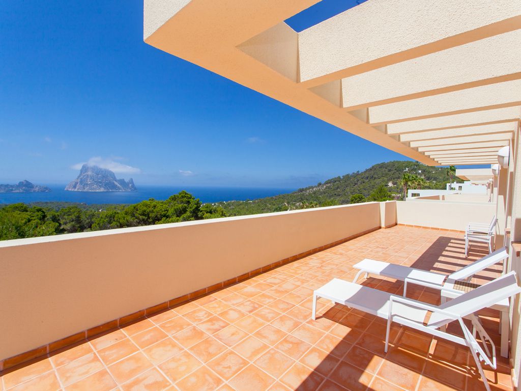4 bed villa for sale in Cala Carbo, Sant Josep De Sa Talaia,