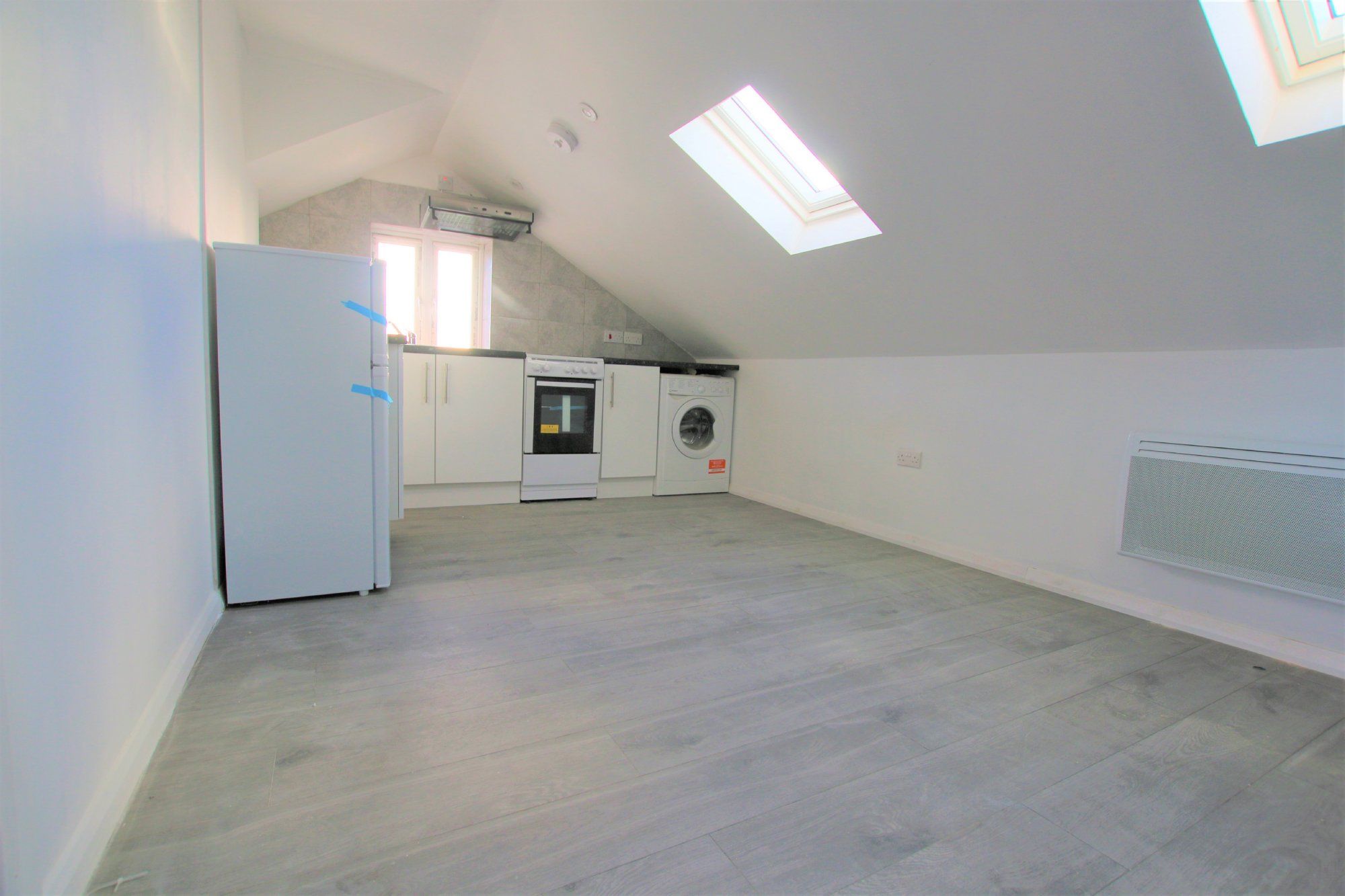 1 bed flat to rent in Gresham Road, Staines TW18 Zoopla