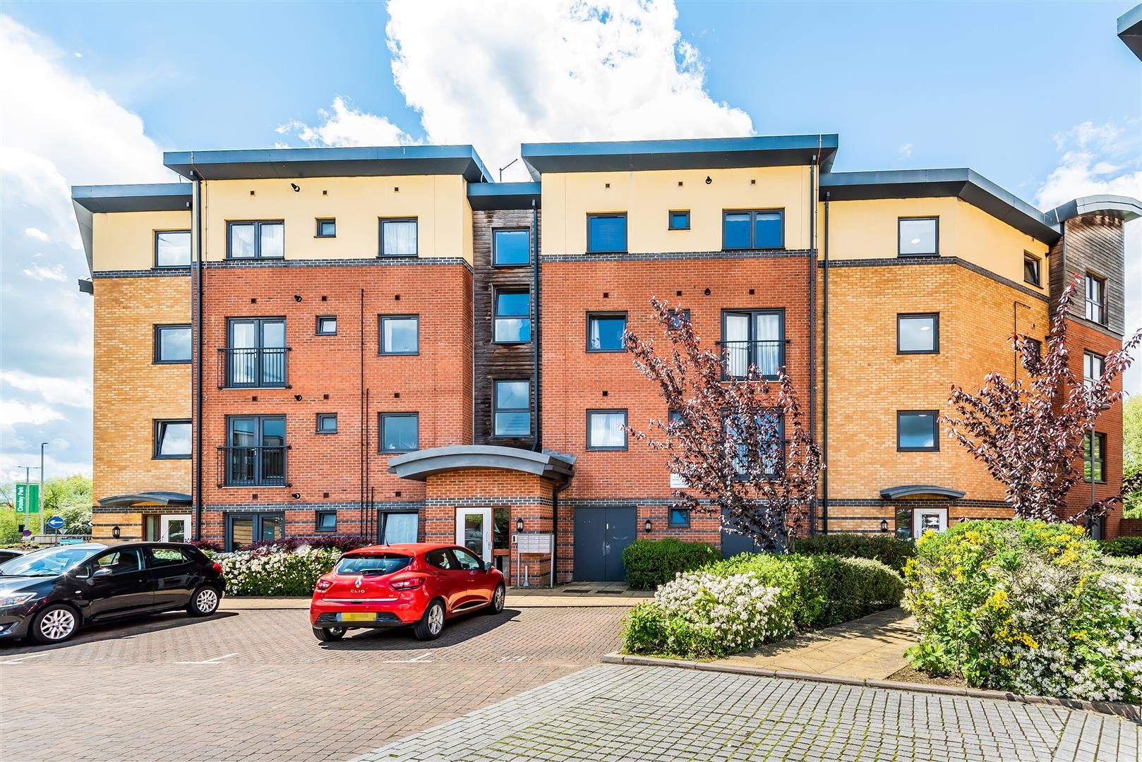 Wynne Court, Raven Close, Watford WD18  