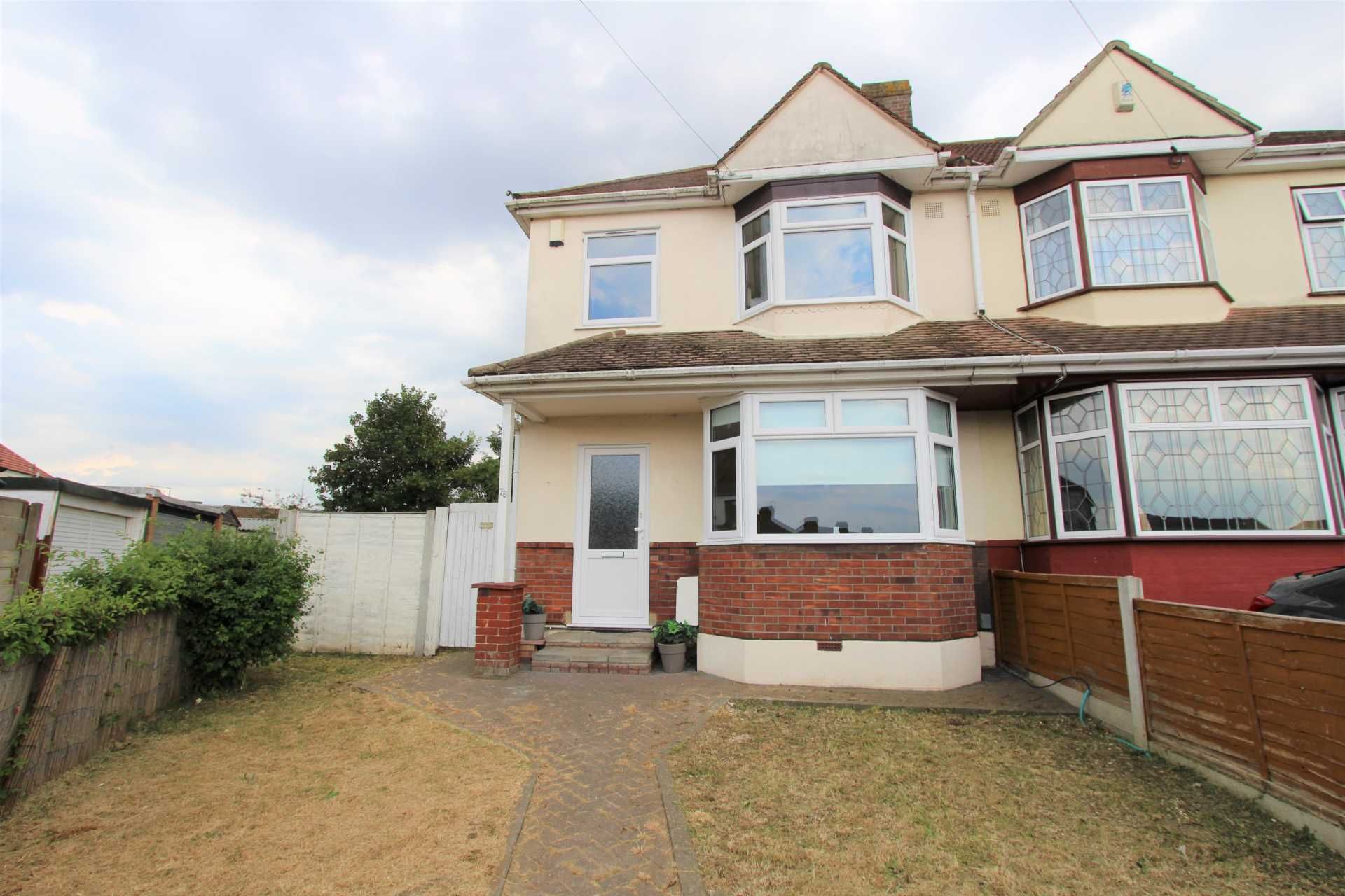 3 bed semidetached house to rent in Bellman Avenue, Gravesend DA12
