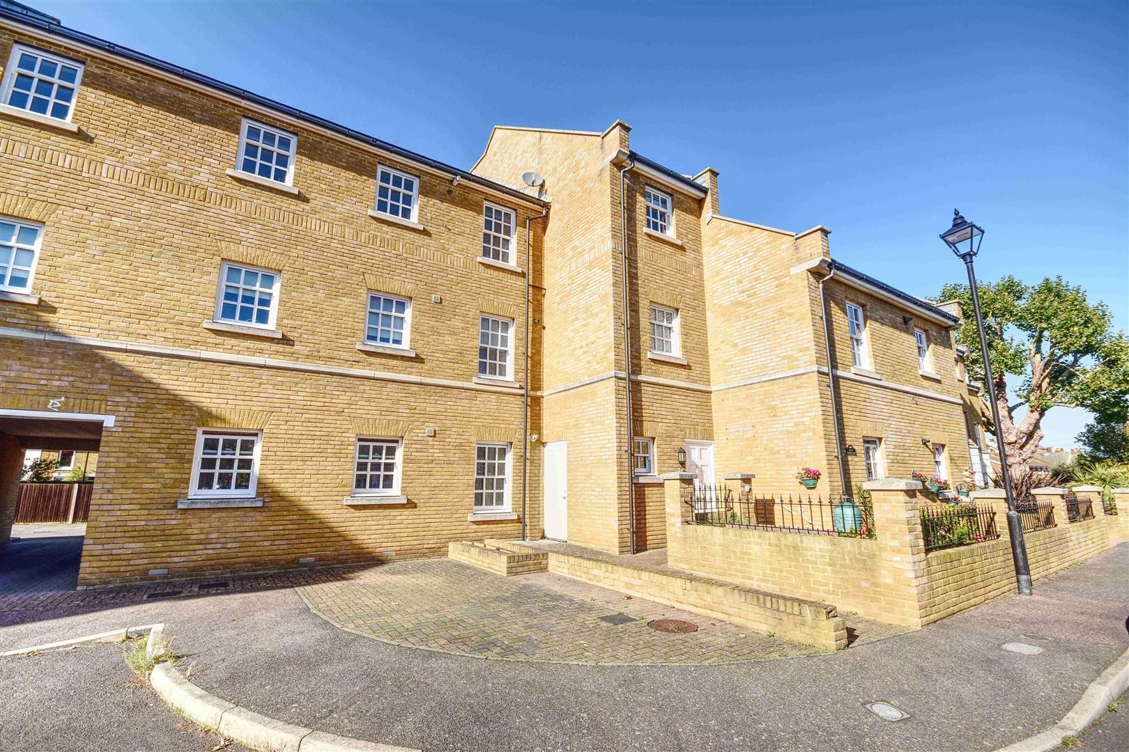1 bed property for sale in Coventry Gardens, Walmer, Deal CT14 Zoopla