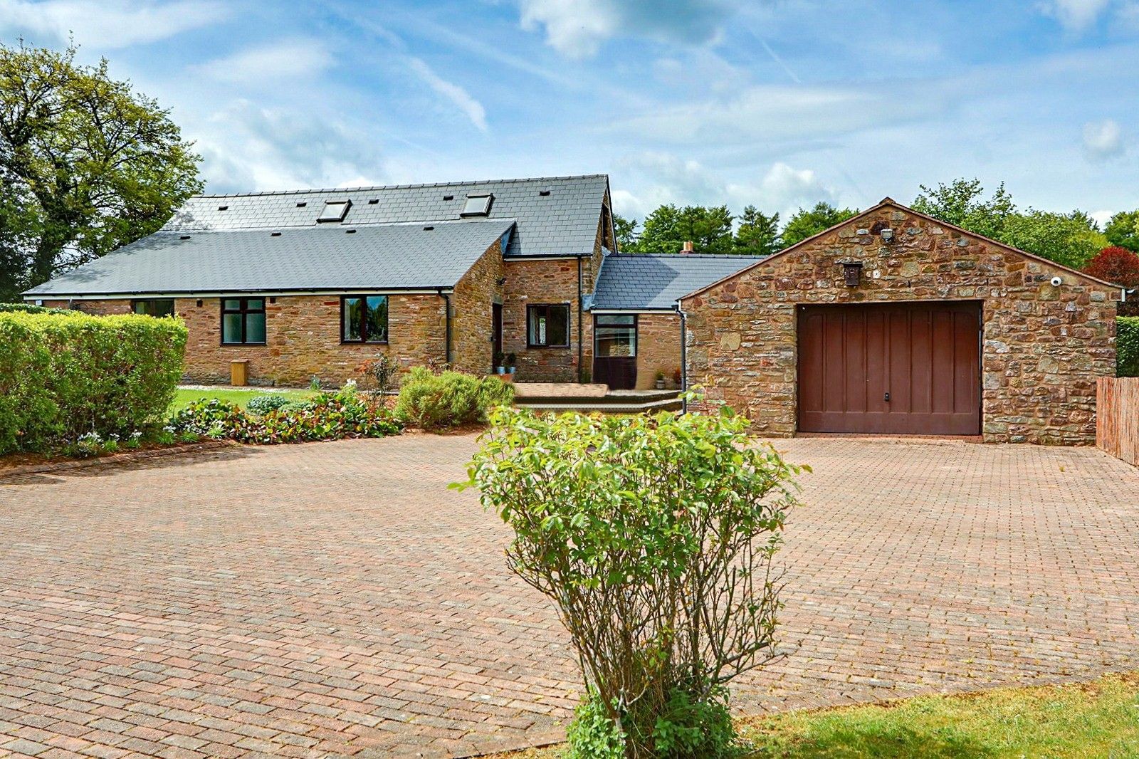 4 bed barn conversion for sale in Folly Lane, Hillersland, Coleford