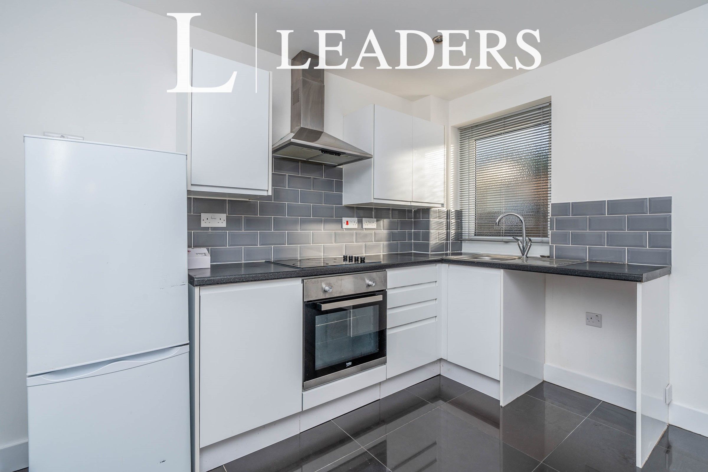 2 bed flat to rent in Warren Avenue, Shirley, Southampton SO16 Zoopla