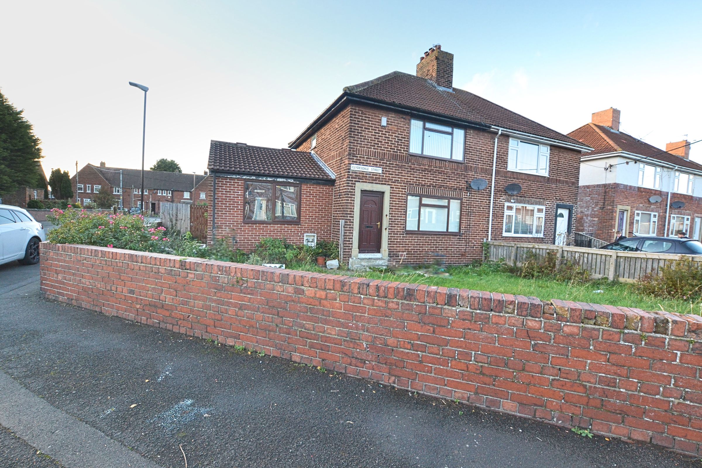 3 bed semidetached house to rent in Clydesdale Crescent, HettonLe