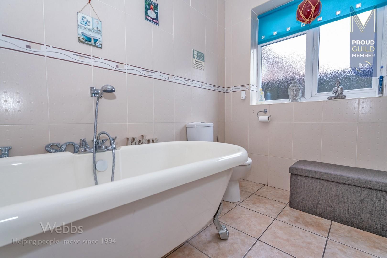 3 bed detached bungalow for sale in Himley Road, Gornal Wood, Dudley