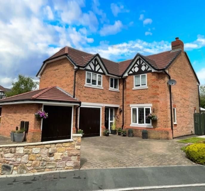 5 bed detached house for sale in Waterslea Drive, Bolton BL1 Zoopla