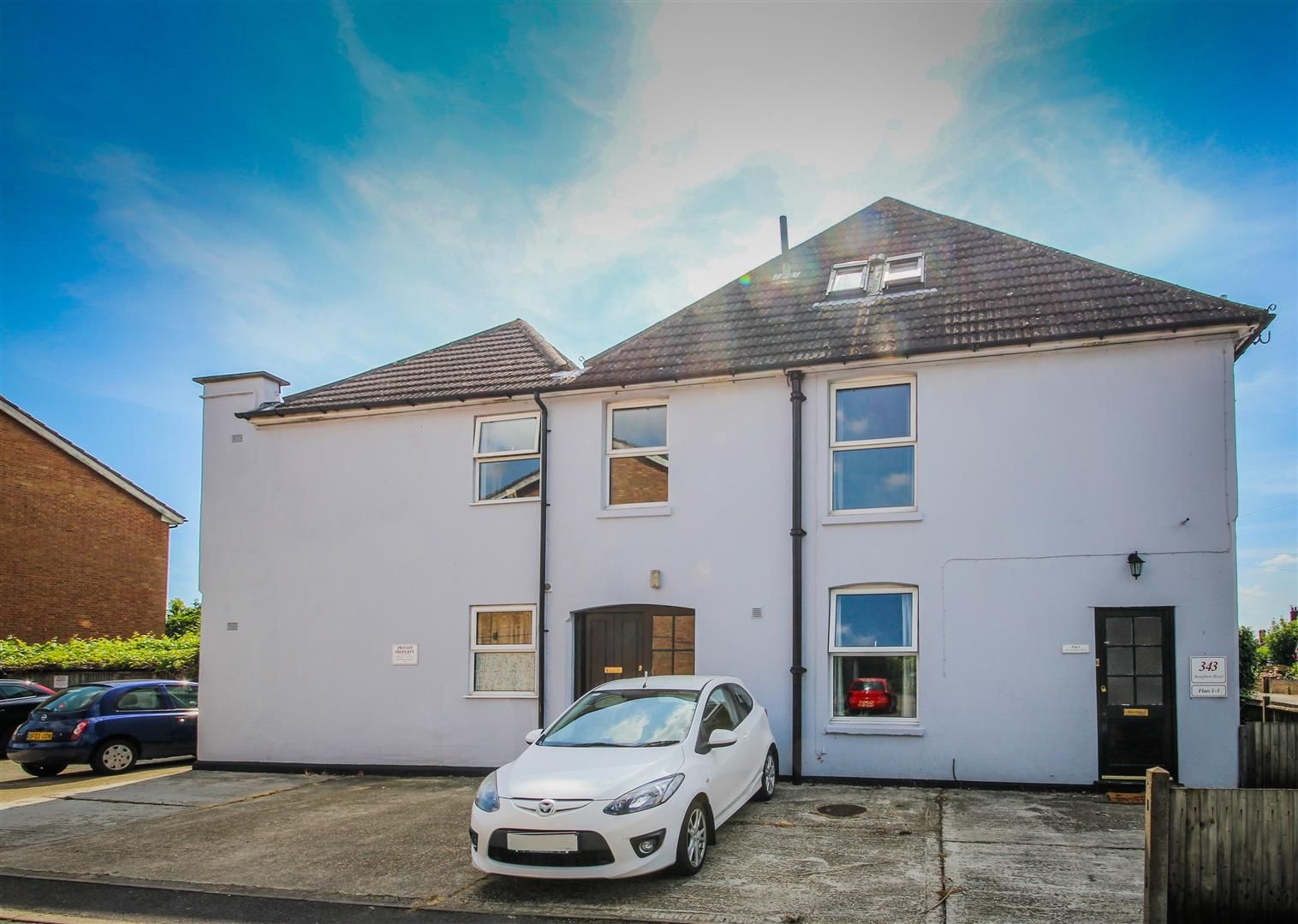 2 bed flat to rent in Stoughton Road, Guildford GU2 Zoopla