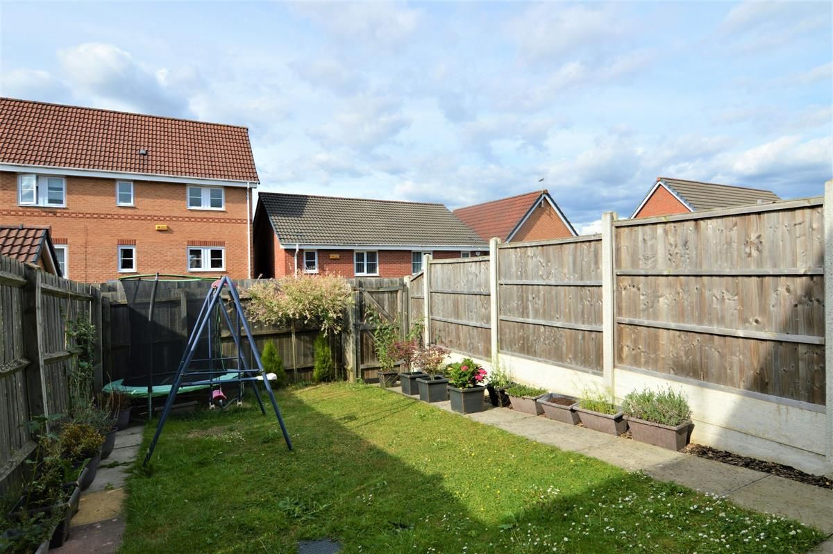 3 bed terraced house to rent in Birkby Close, Hamilton, Leicester LE5