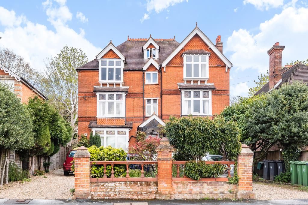 2 bed flat for sale in Camberley, Surrey GU15 Zoopla