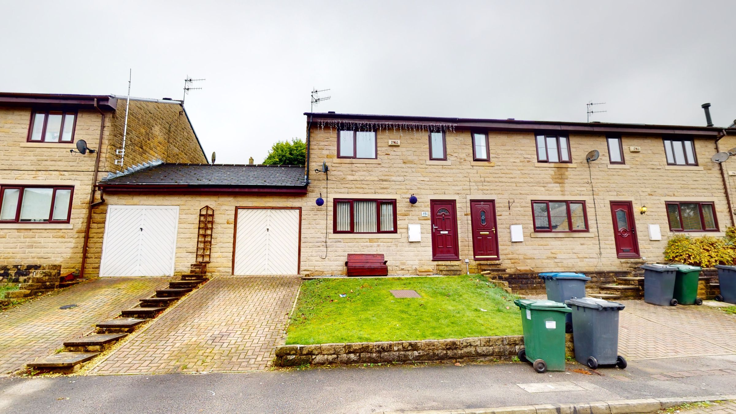 3 bed semidetached house to rent in Burnsdale, Allerton, Bradford BD15