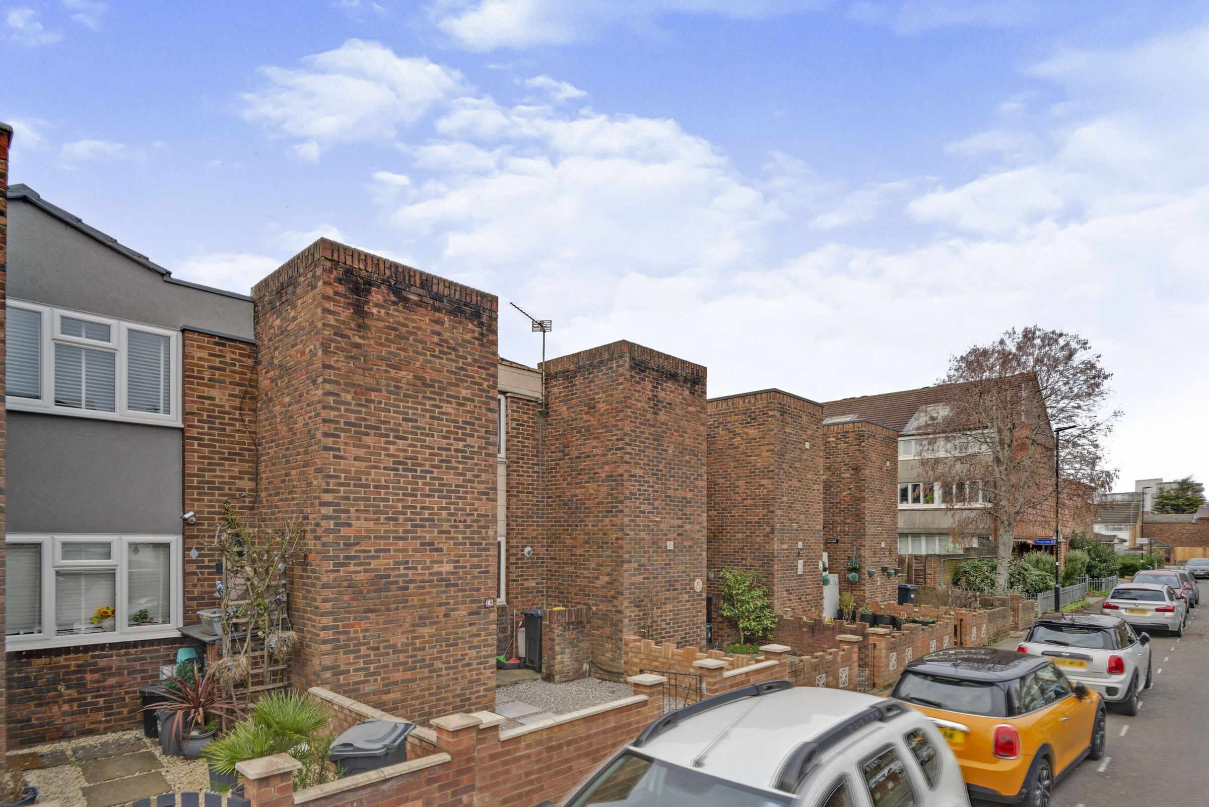 3 bed terraced house for sale in Pottery Road, Brentford TW8 Zoopla