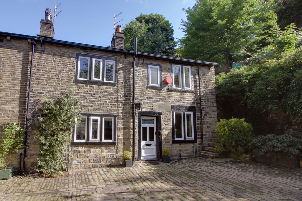 3 bed detached house for sale in High Street Fold, Luddenden, Halifax