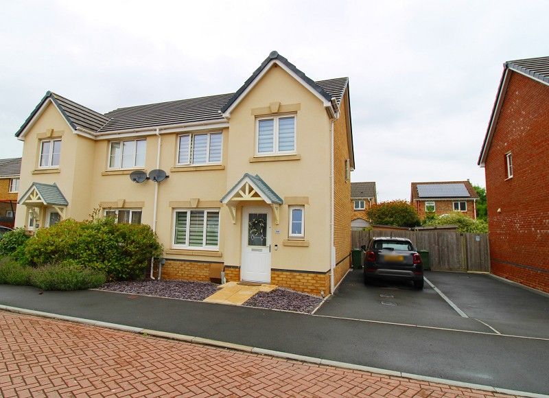 3 bed semidetached house for sale in Bryn Meurig, Llanharry, Pontyclun