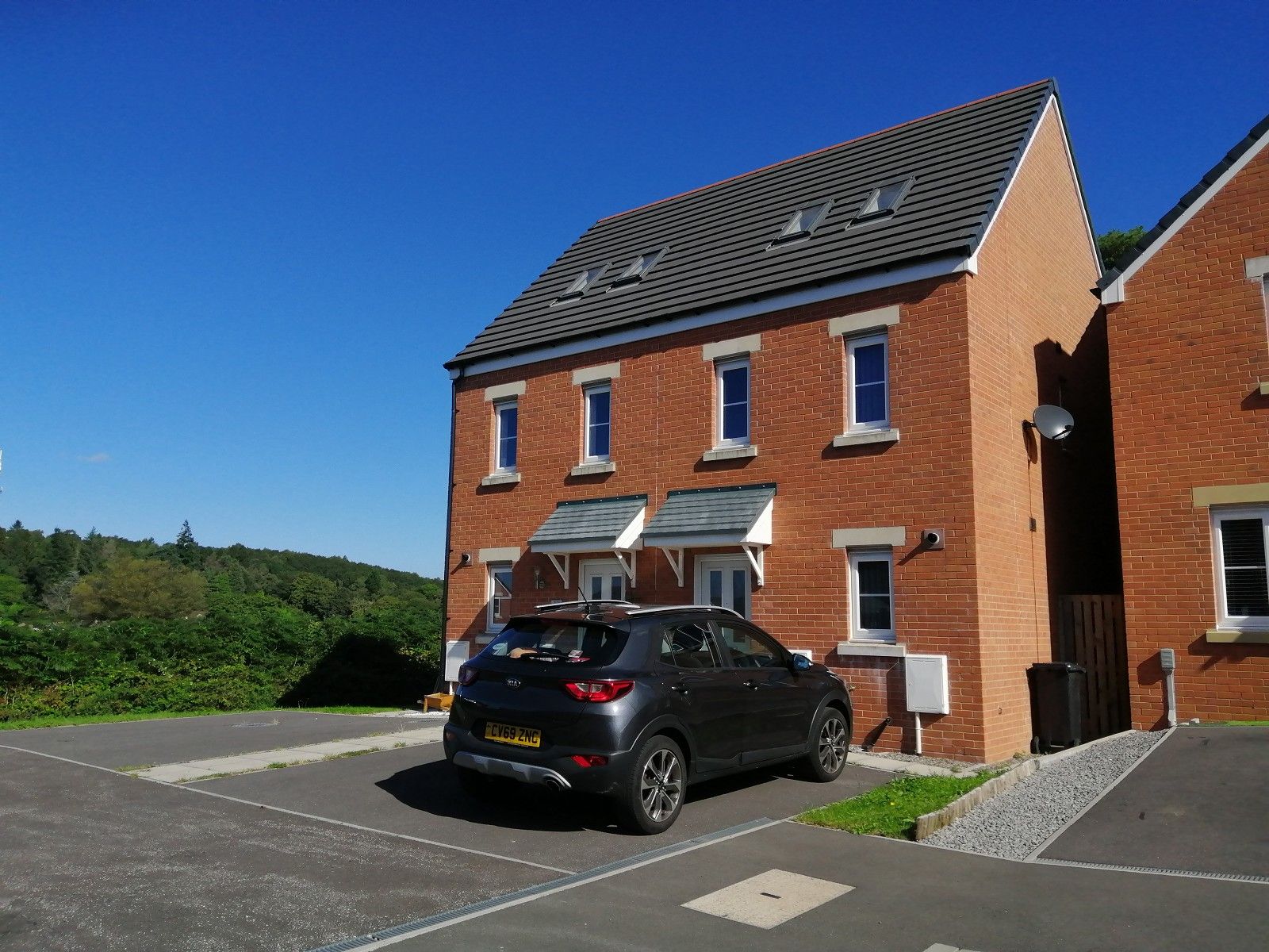 3 bed town house to rent in Heol Alfred Wallace, Rhos, Pontardawe