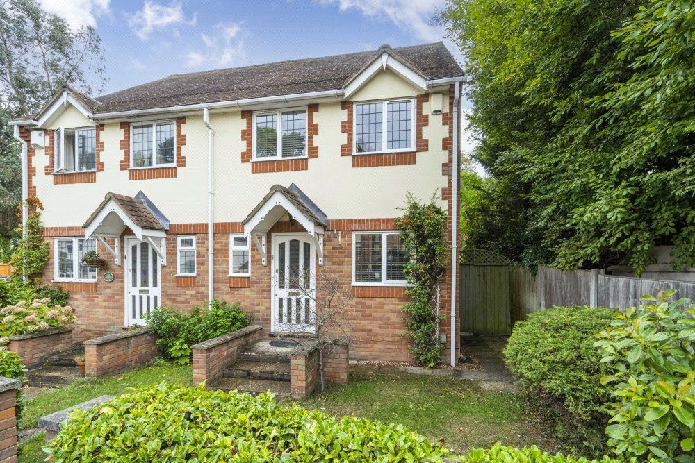3 bed semidetached house for sale in Lower Road, Chorleywood