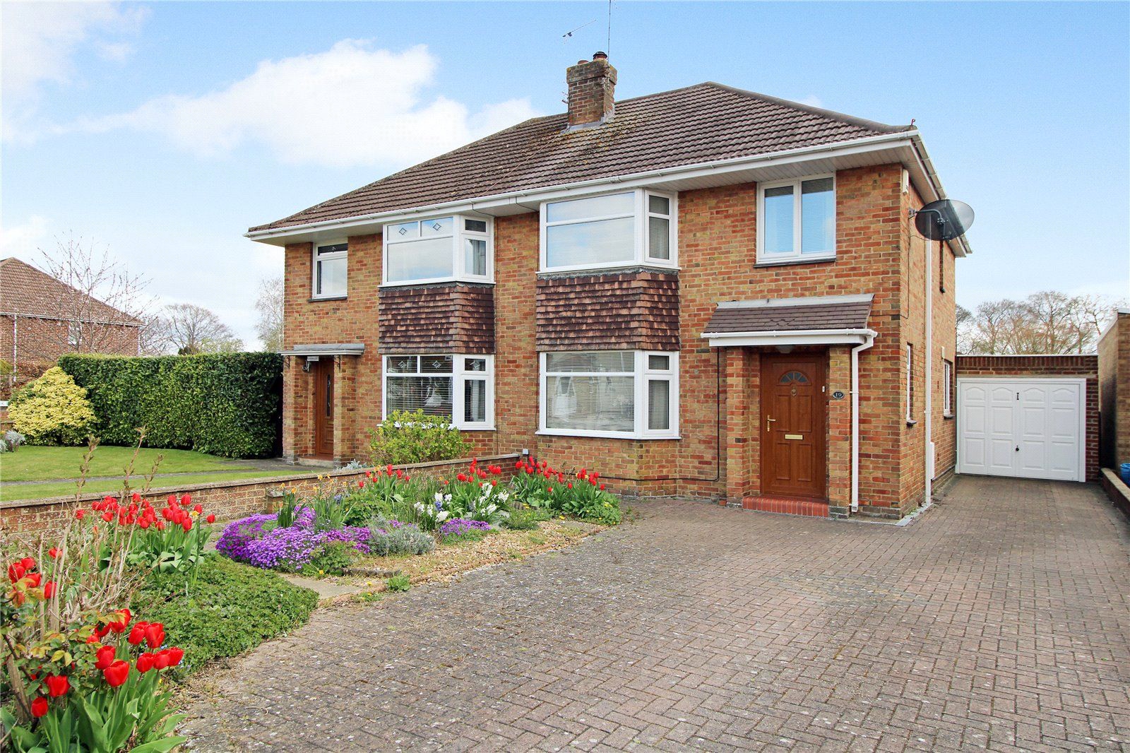 3 bed semidetached house for sale in Ridgeway Road, Upper Stratton