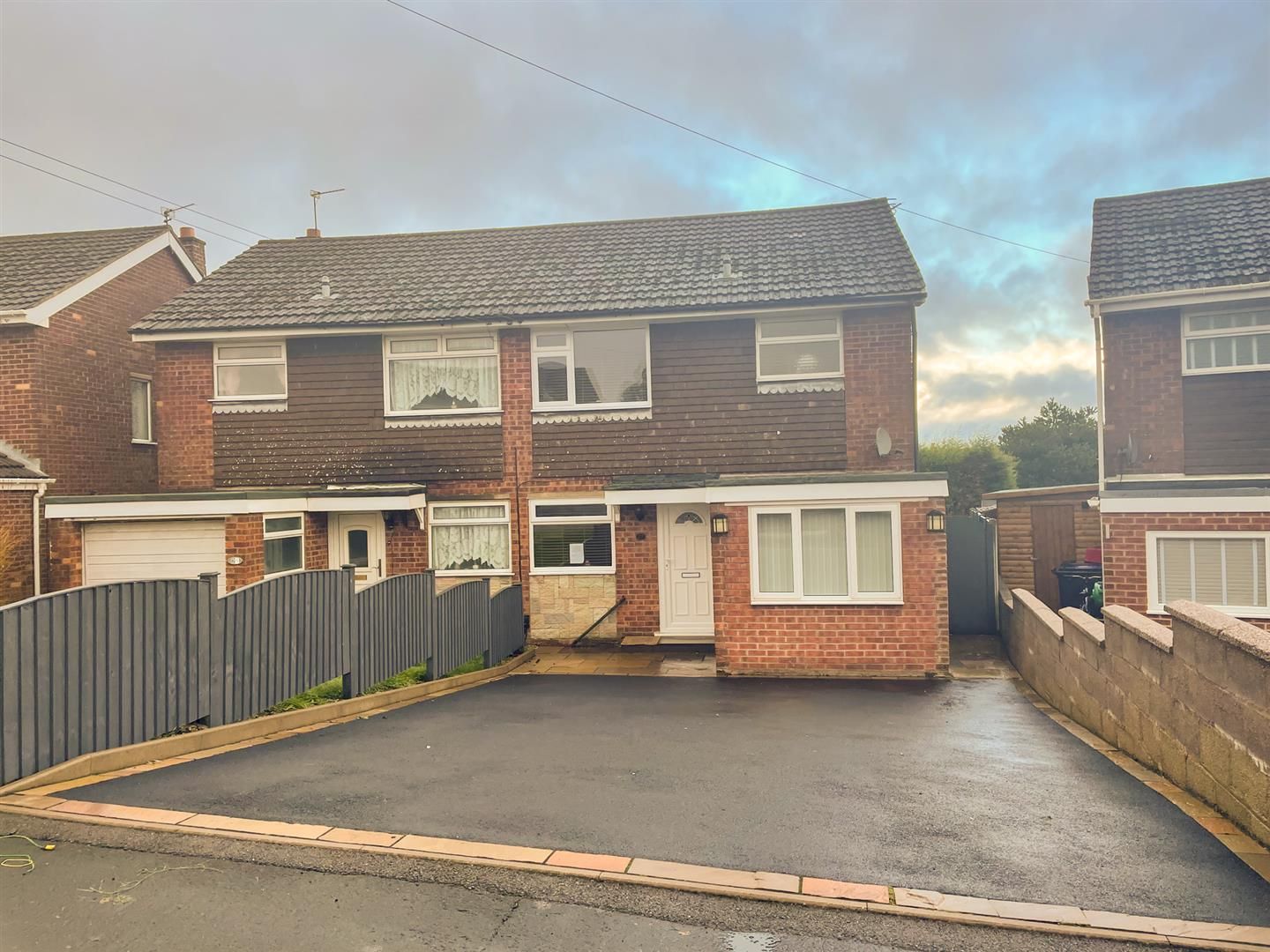 3 bed semidetached house for sale in Whitmore Avenue, Werrington