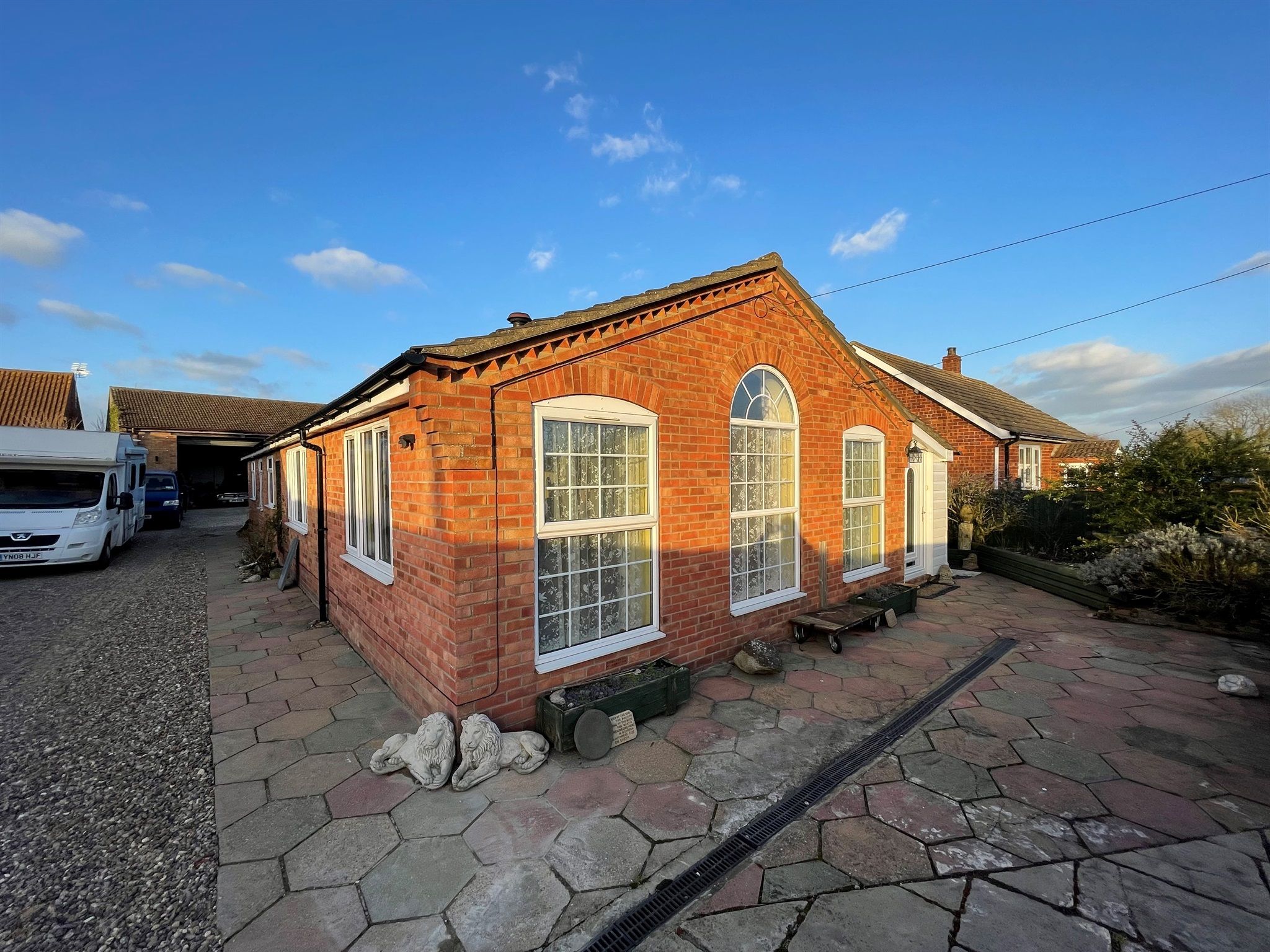 3 bed detached bungalow for sale in Copper Street, Bucknall, Woodhall