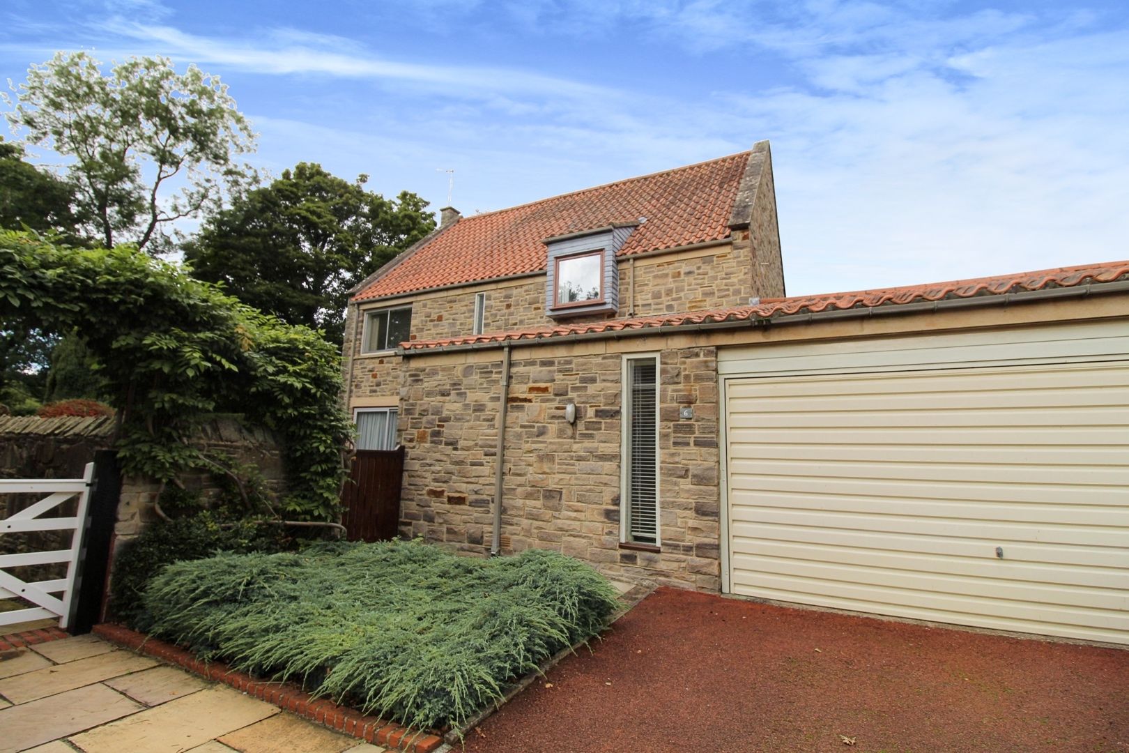 4 bed detached house for sale in Burnside Close, Ovingham, Prudhoe NE42