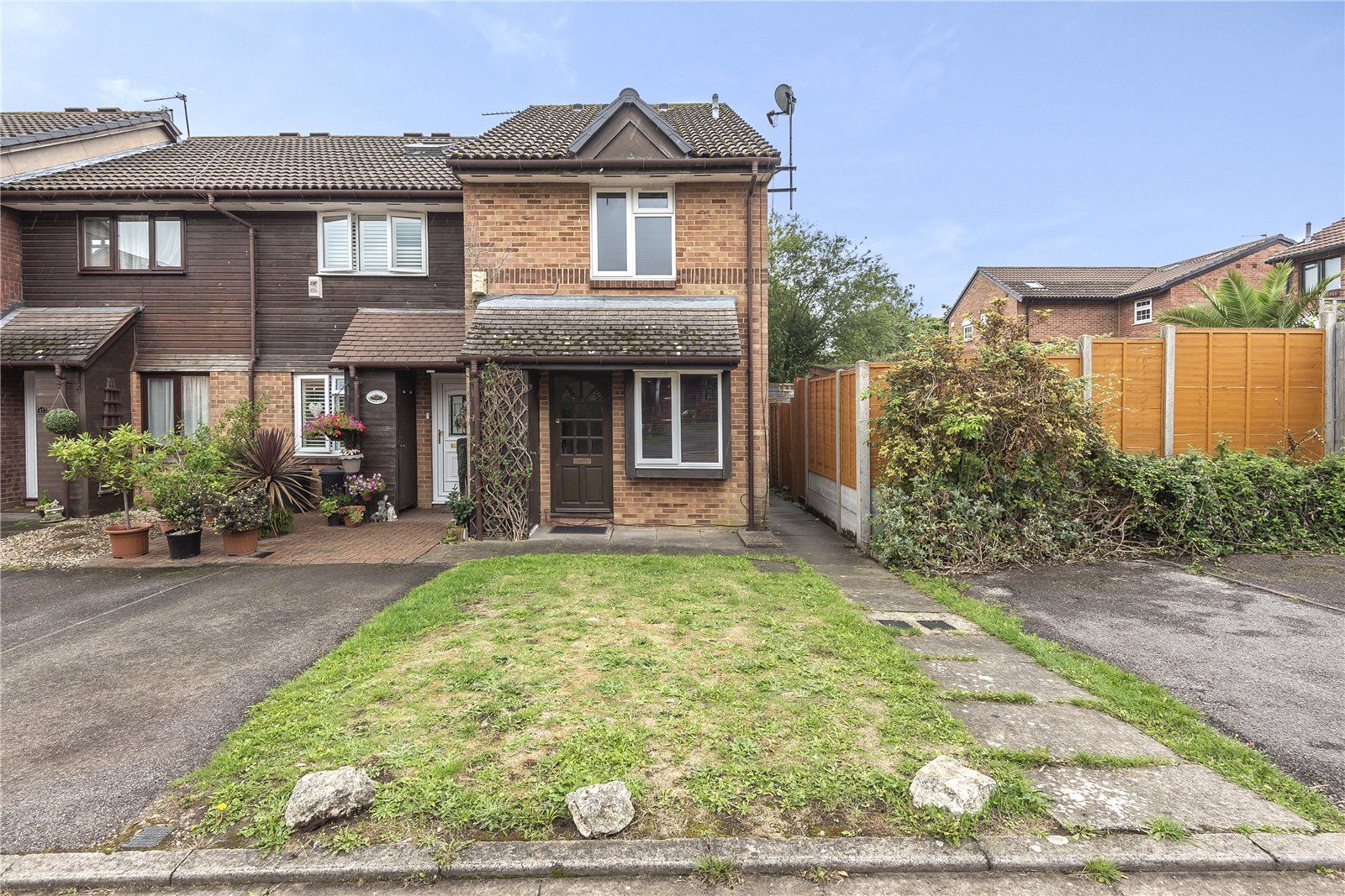 1 bed end terrace house for sale in Eamont Close, Ruislip, Middlesex