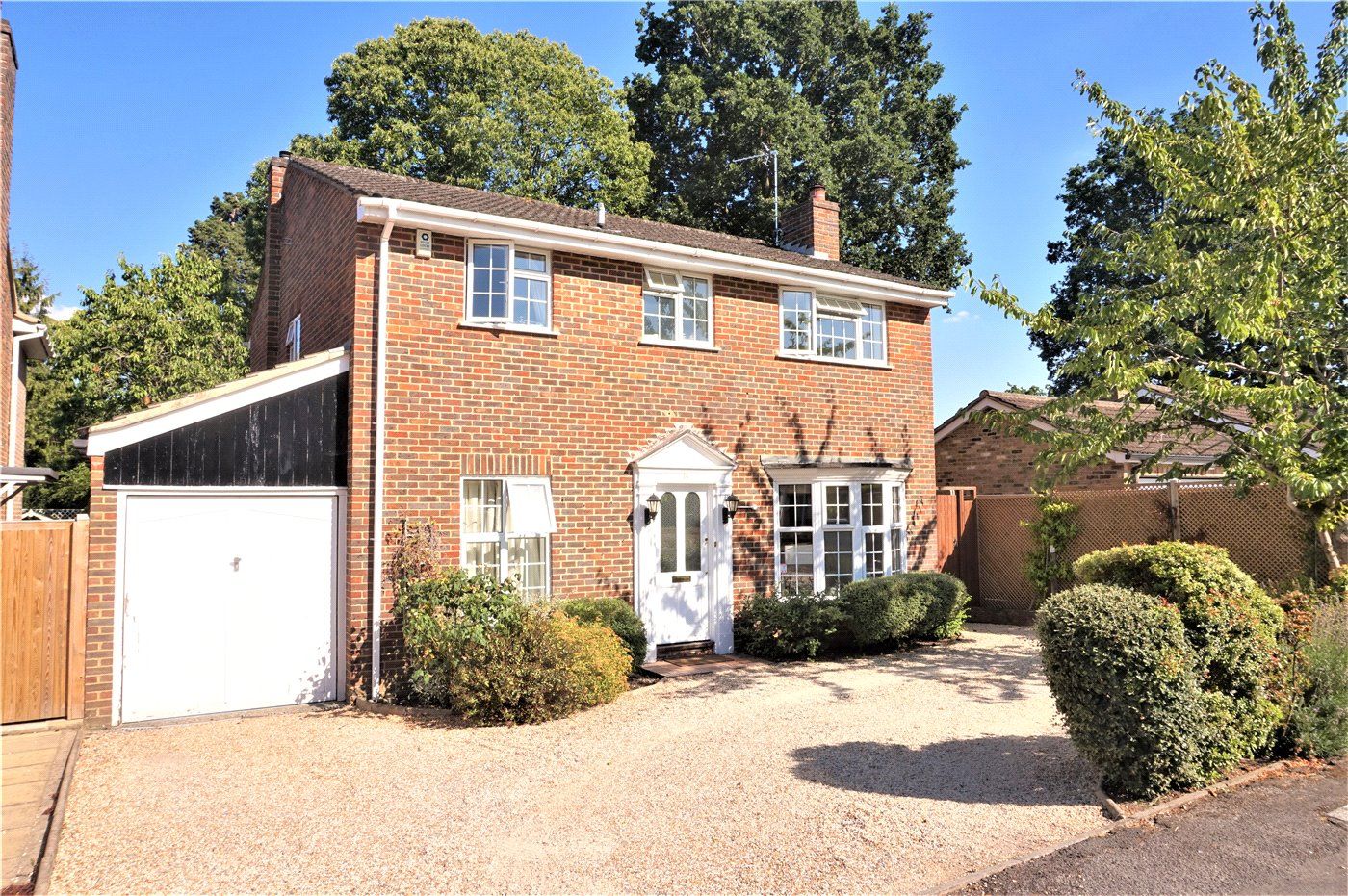 3 bed detached house to rent in Sidbury Close, Ascot, Berkshire SL5