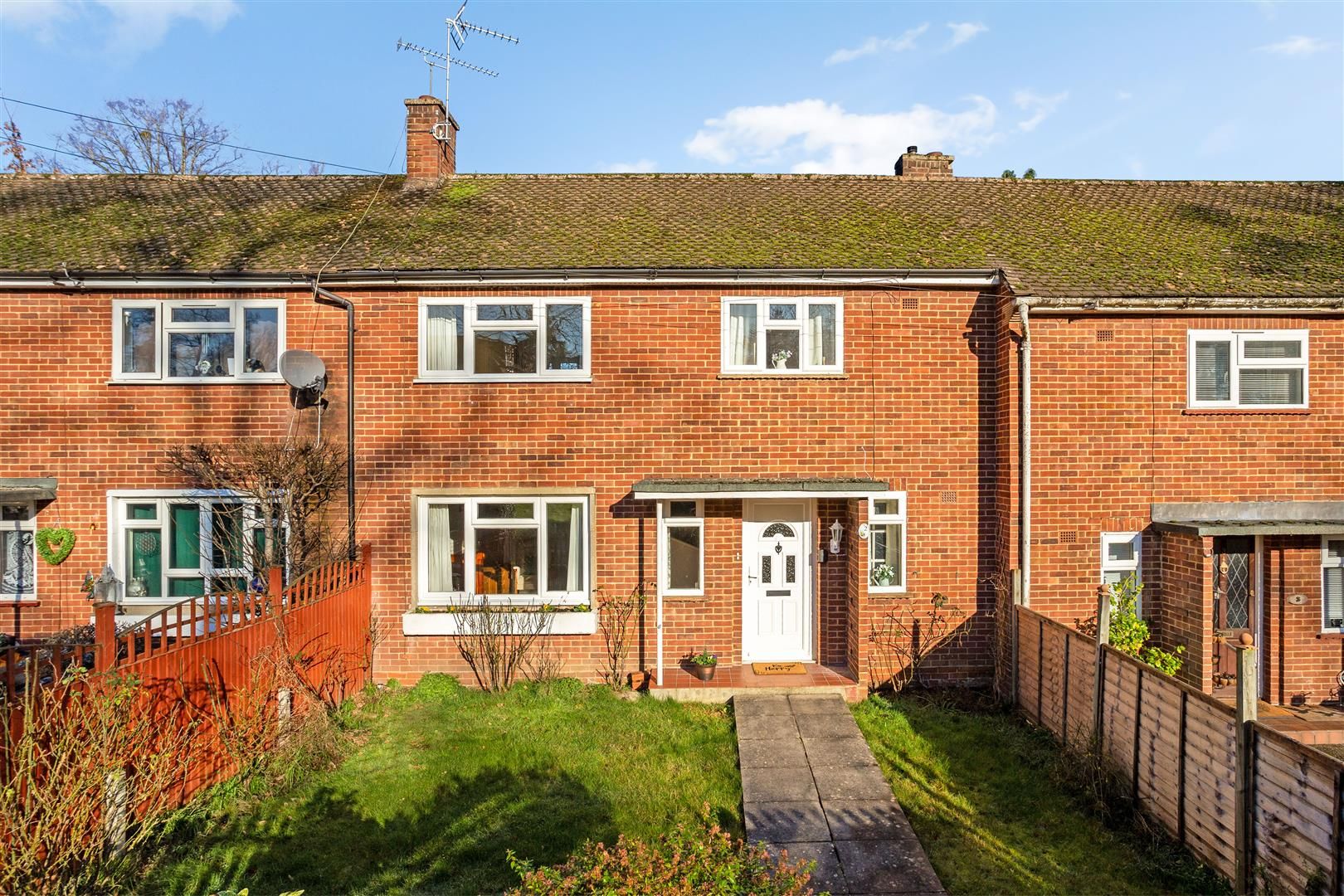 2 bed terraced house for sale in Nell Gwynne Close, Sunninghill, Ascot