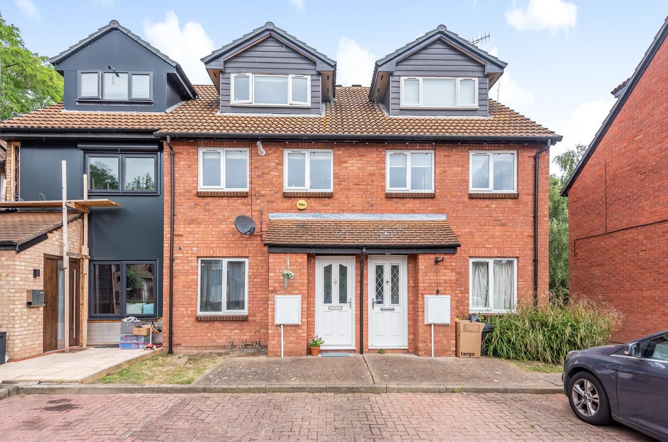 2 bed flat for sale in Helmsdale Close, Yeading, Hayes UB4 Zoopla