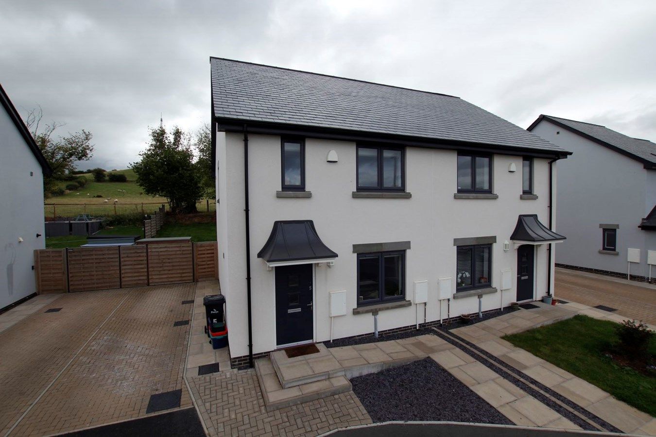 2 bed semidetached house for sale in Hoggan Park, Brecon LD3 Zoopla