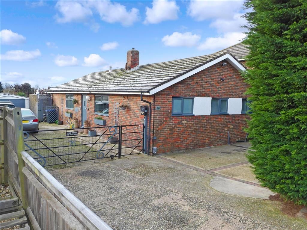 3 bed detached bungalow for sale in Greentrees Crescent, Sompting