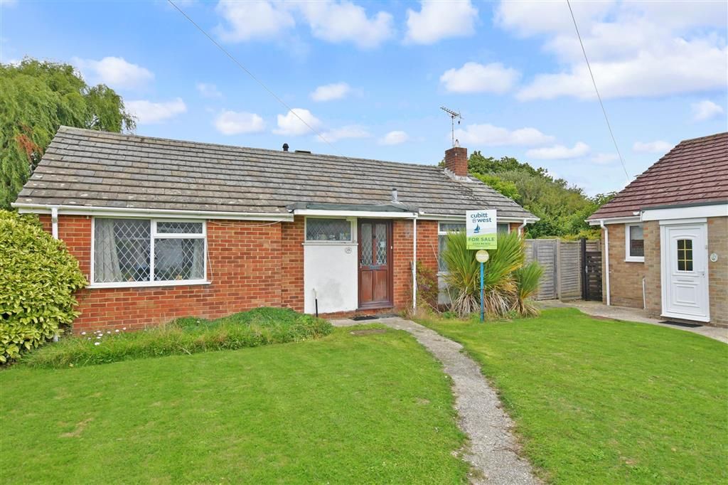 2 bed detached bungalow for sale in Hedgeway, Bognor Regis, West Sussex