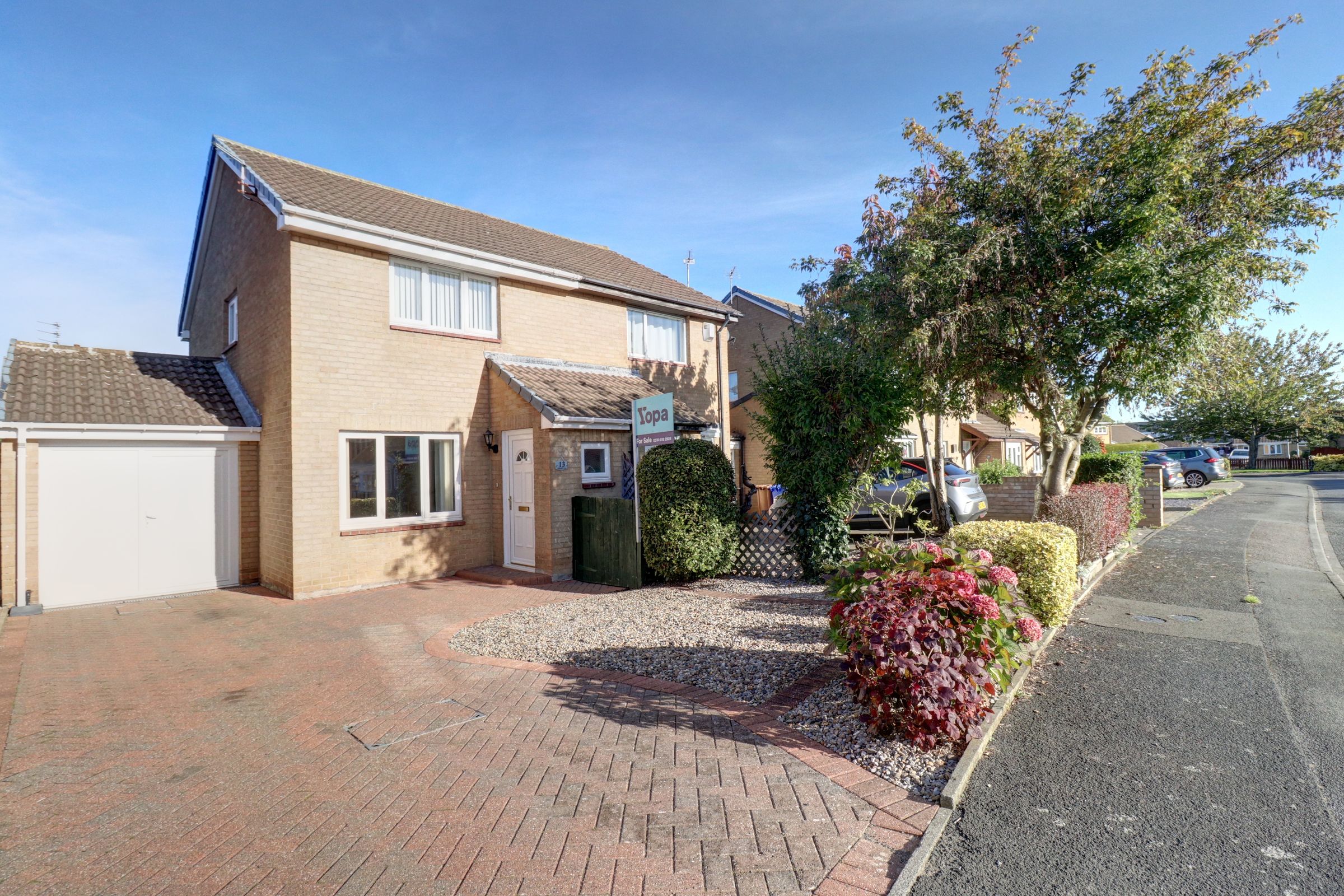 2 bed semidetached house for sale in Dunkeld Close NE24 Zoopla