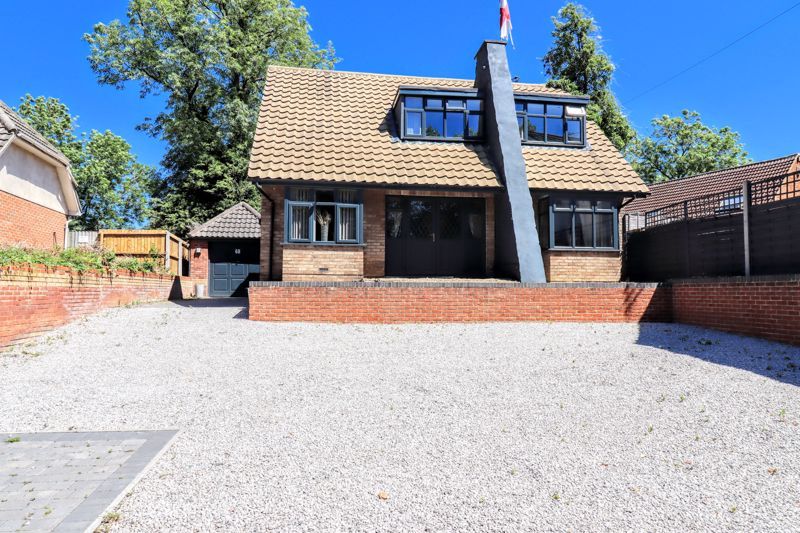 3 bed detached house for sale in Watling Street, Bletchley, Milton