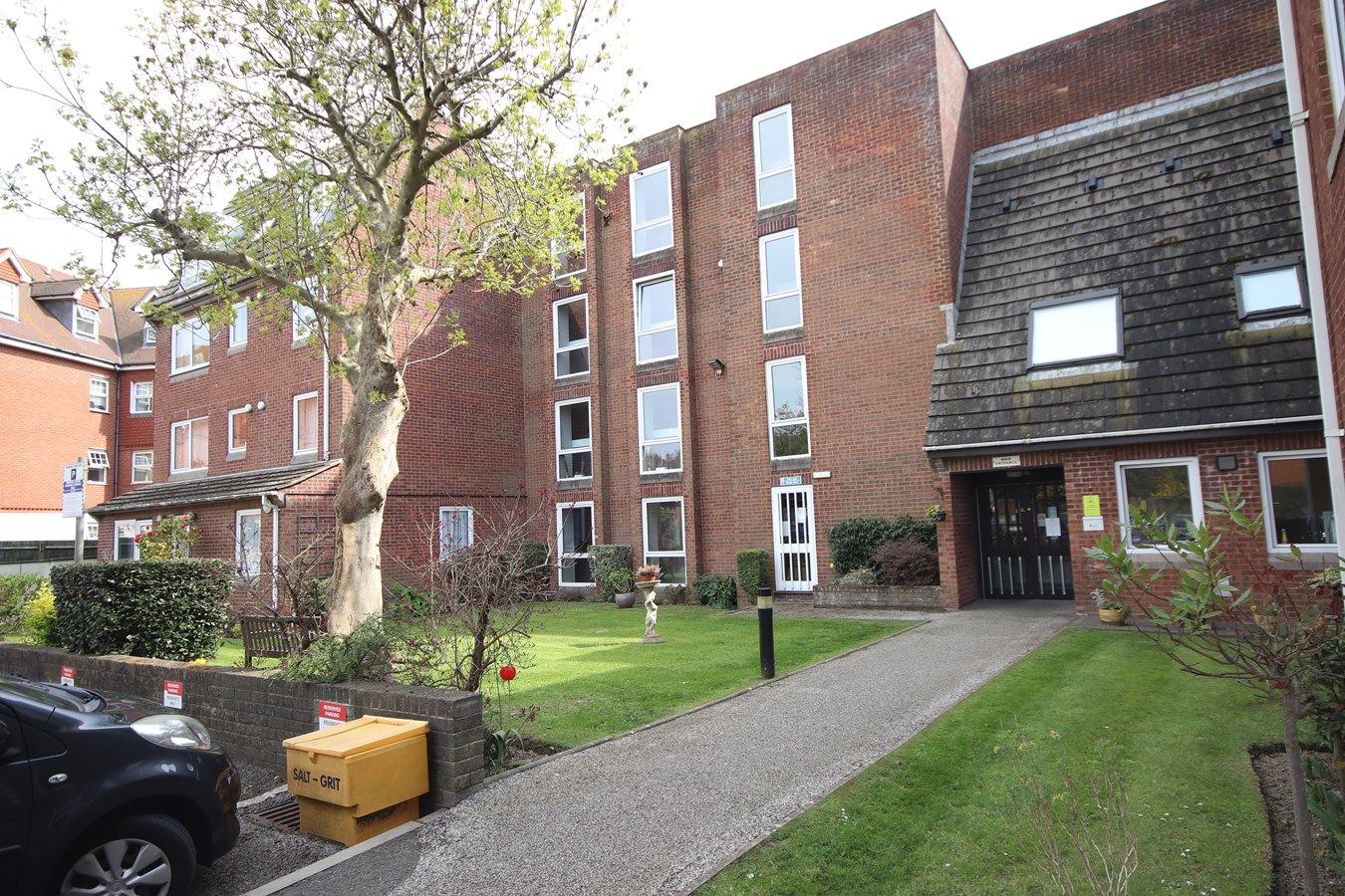 1 bed property for sale in Cranfield Road, BexhillOnSea TN40 Zoopla