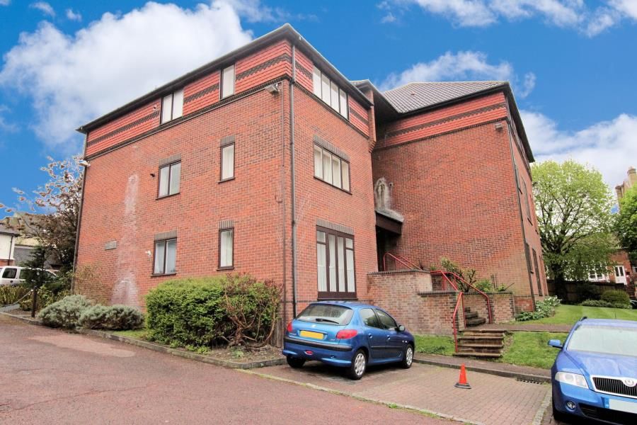 1 bed flat to rent in Wherwell Lodge, Farnham Road, Guildford GU2 Zoopla