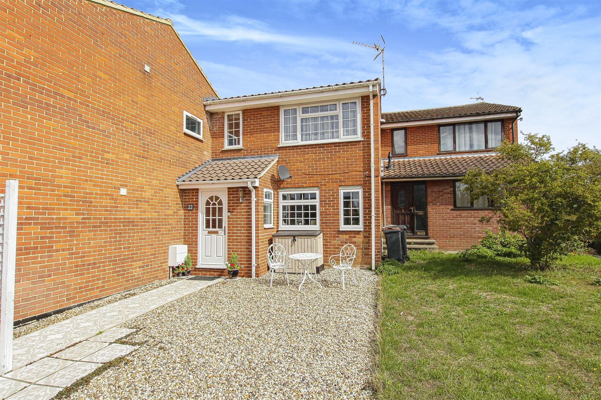 3 bed terraced house for sale in Pilgrim Close, Great Chesterford