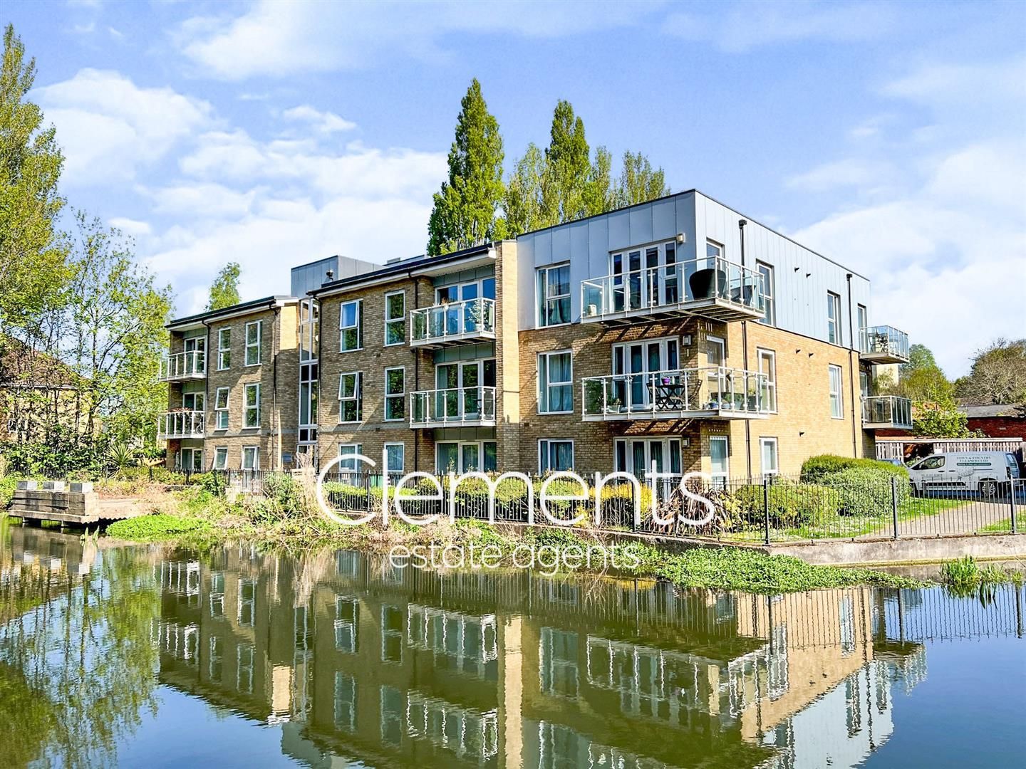 2 bed flat for sale in Croxley Road, Nash Mills Wharf, Hemel Hempstead