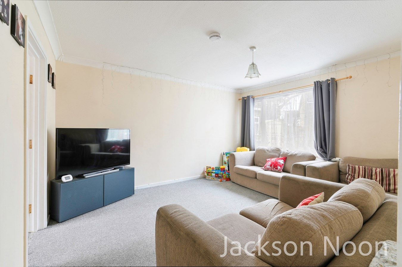 4 bed terraced house for sale in Ormonde Avenue, Epsom KT19 Zoopla