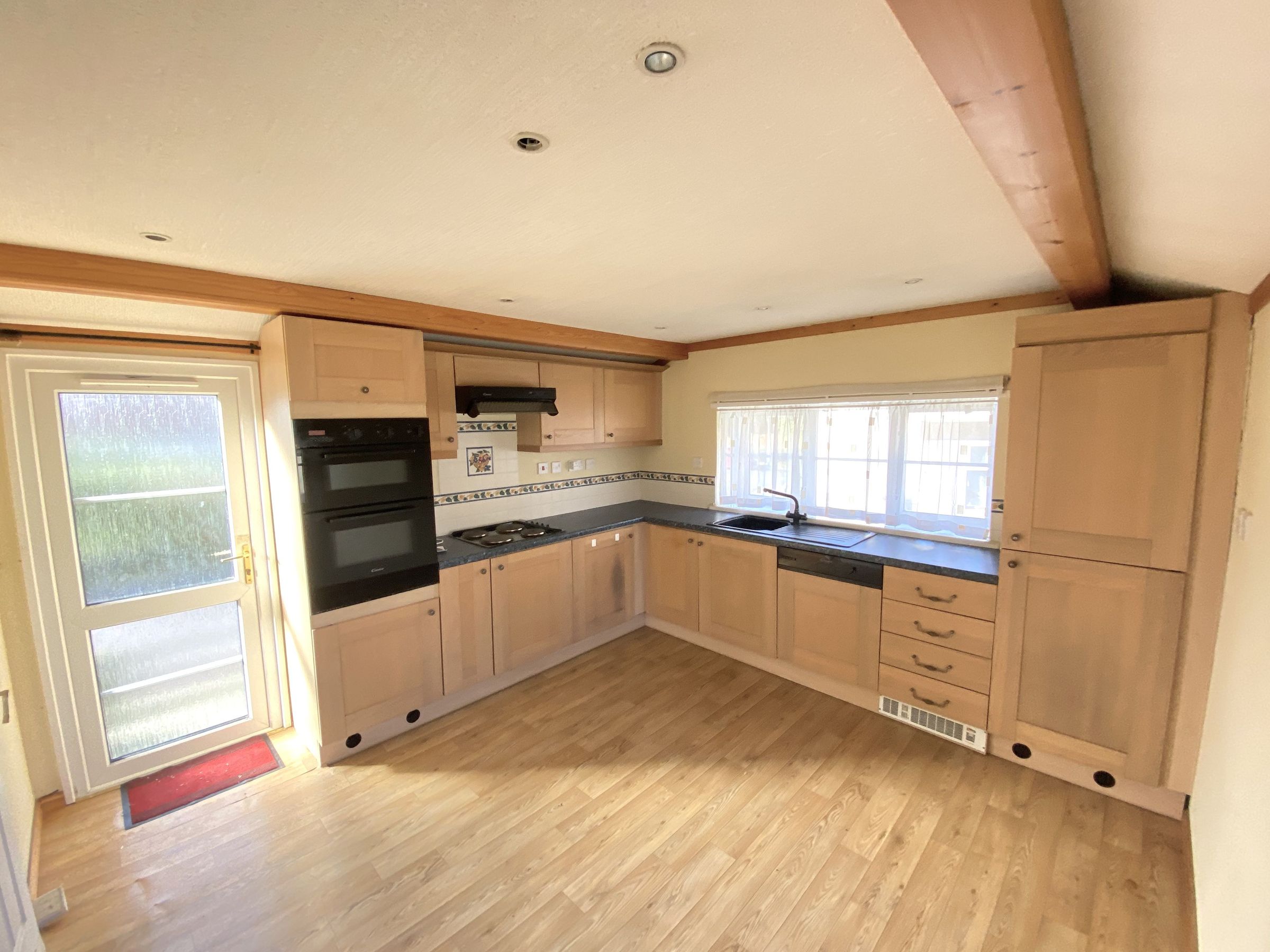 2 bed mobile/park home for sale in Court Mount, Canterbury Road