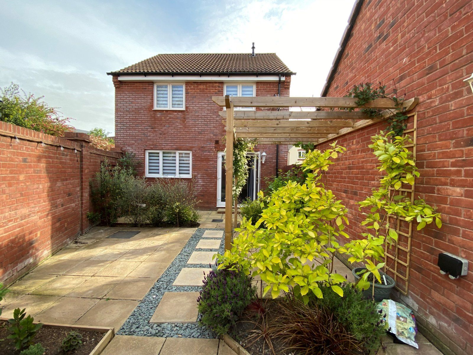 3 bed detached house to rent in Wilson Gardens, West Wick, WestonSuper