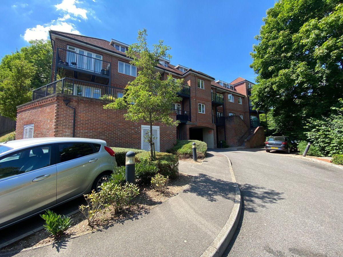 2 bed flat for sale in Clement Court, St Marks Close HP13 Zoopla
