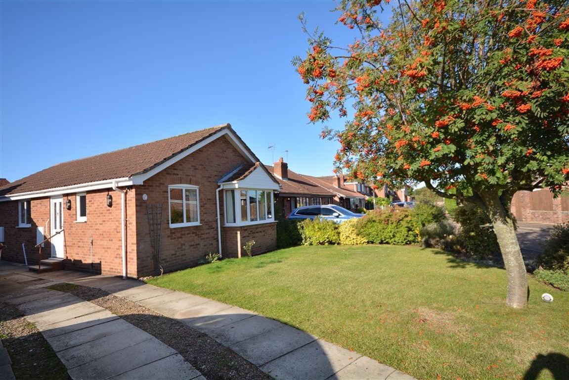 2 bed bungalow to rent in Moat Way, Brayton YO8 Zoopla